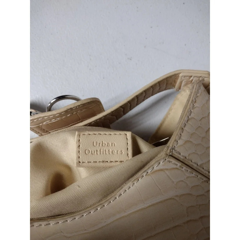 Urban Outfitters Cream Croc Embossed Shoulder‎ Bag Ring Buckle Baguette Purse